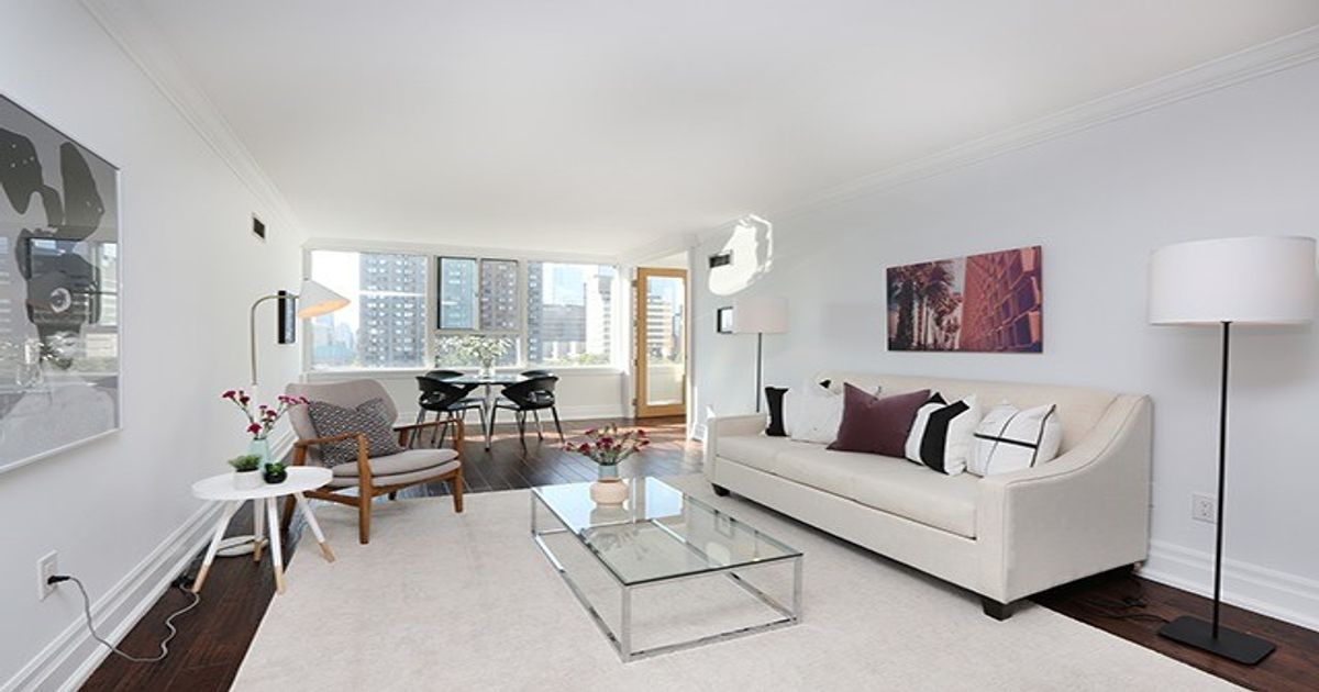 45 Carlton St Toronto