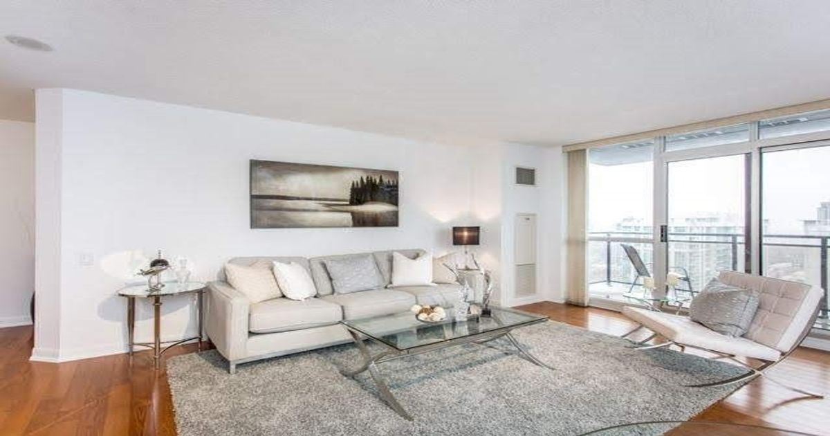 33 Sheppard Ave E Toronto
