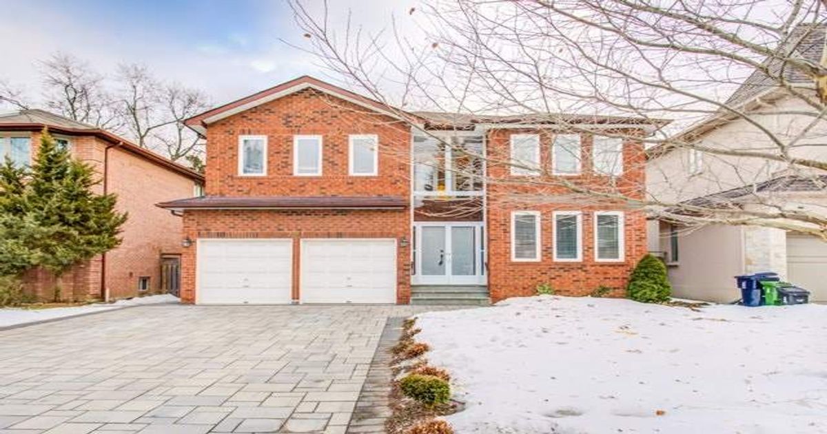221 Greenfield Ave Toronto