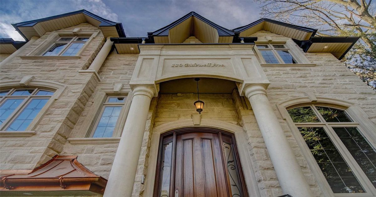 110 Bidewell Ave Toronto