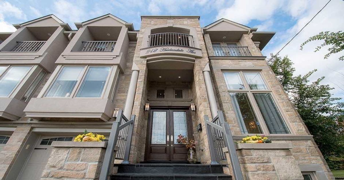 212 Harlandale Ave Toronto