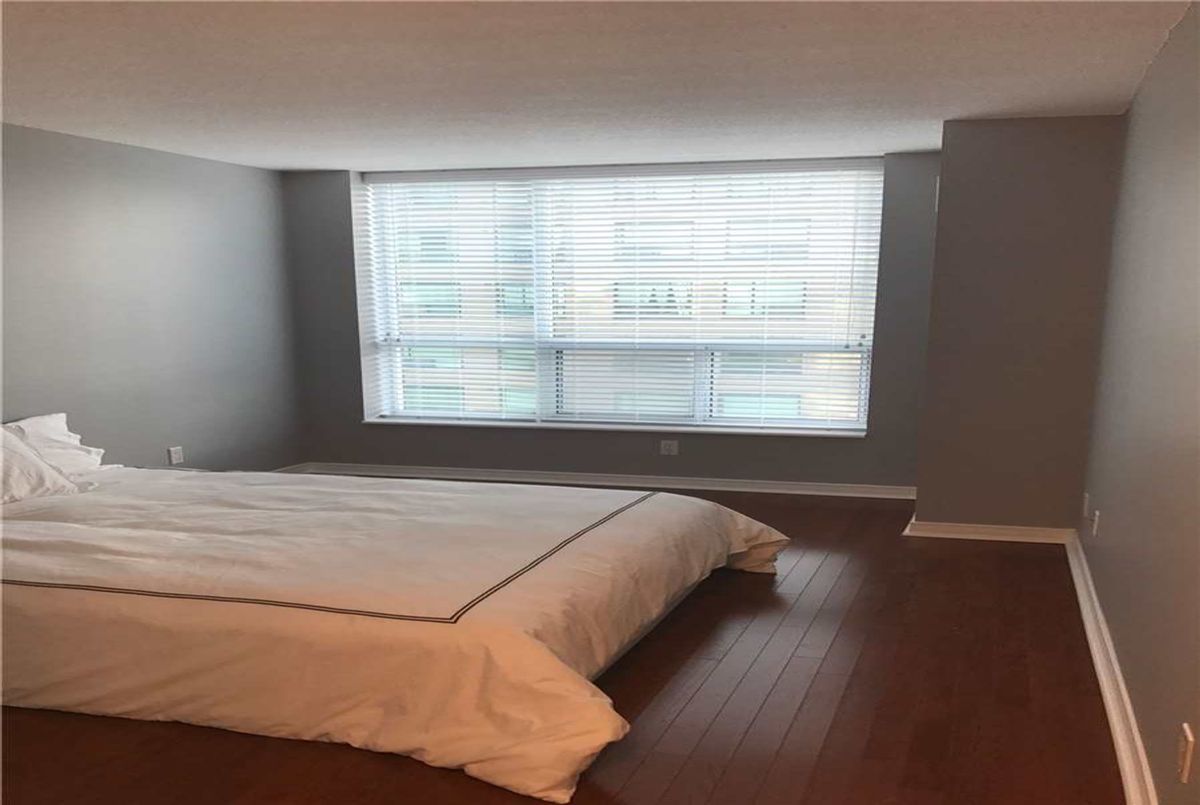 109 Front St E Toronto 109 Front St E Toronto