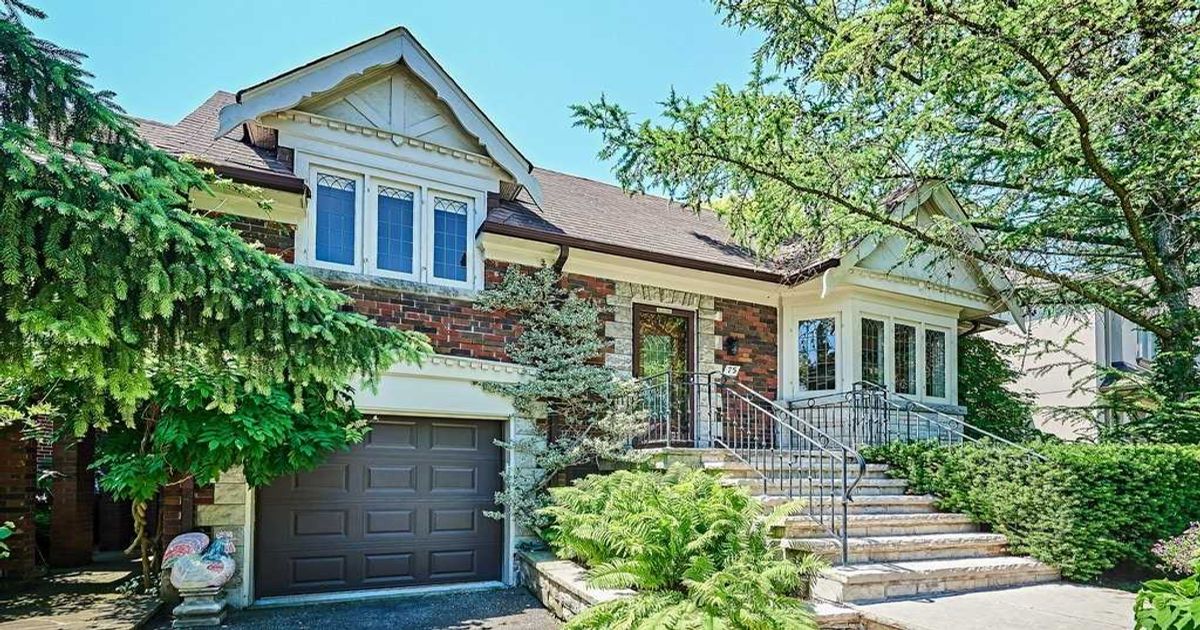 75 Lawrence Cres Toronto