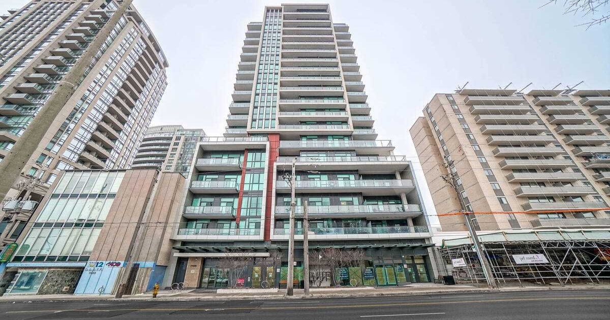 1486 Bathurst St Toronto