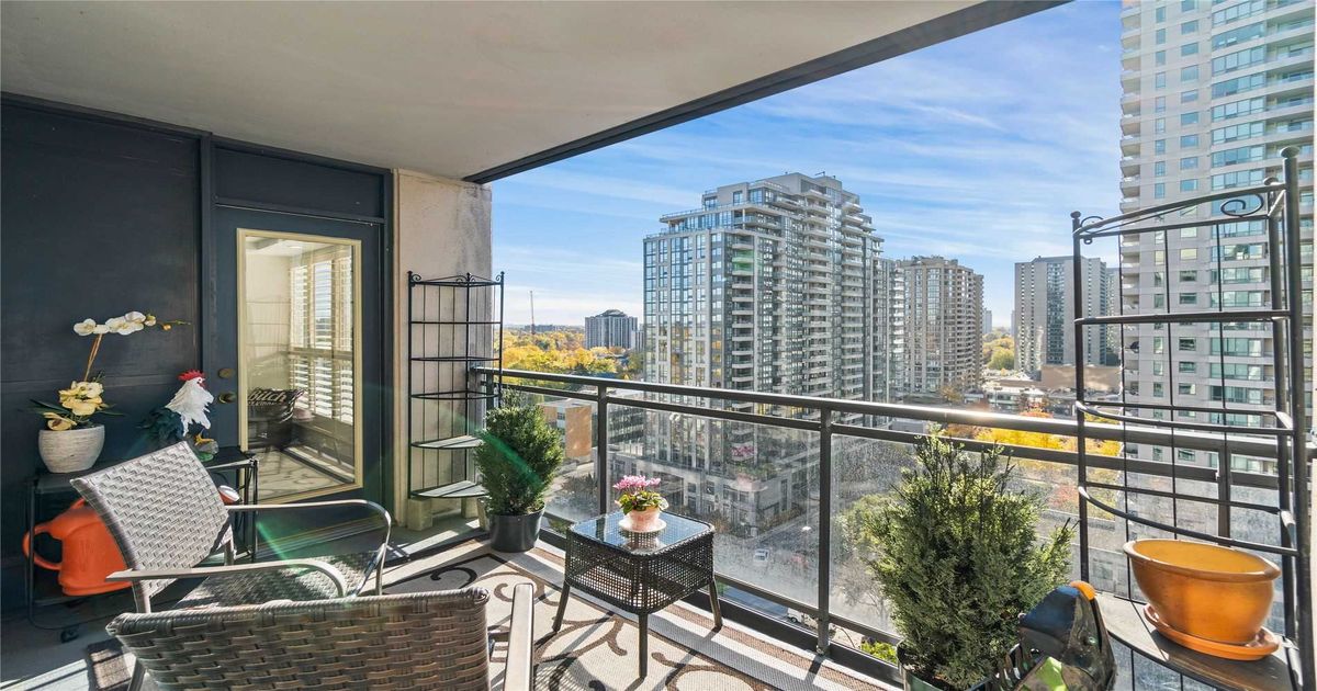 18 Hollywood Ave Toronto