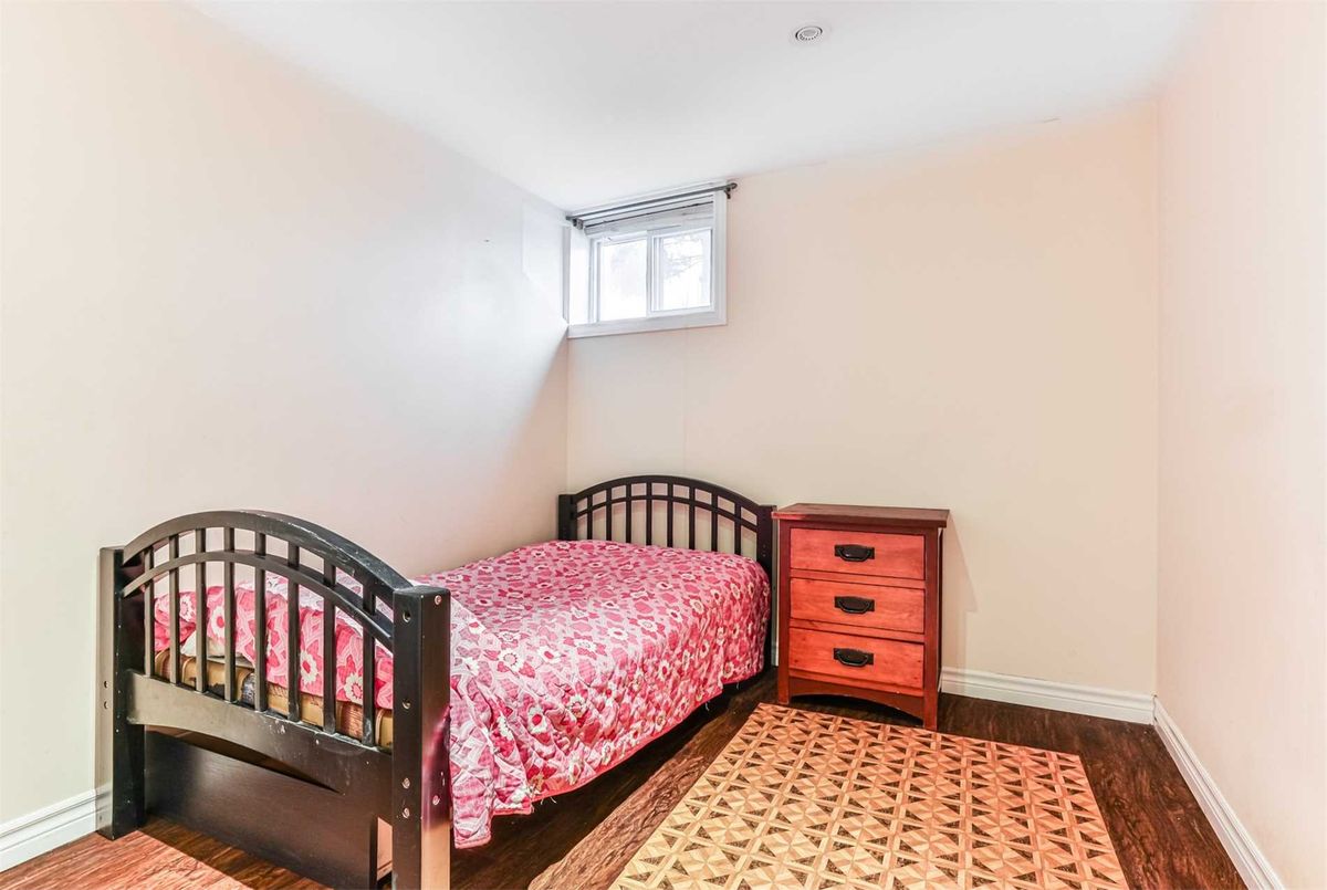 924 Willowdale Ave Toronto 924 Willowdale Ave Toronto