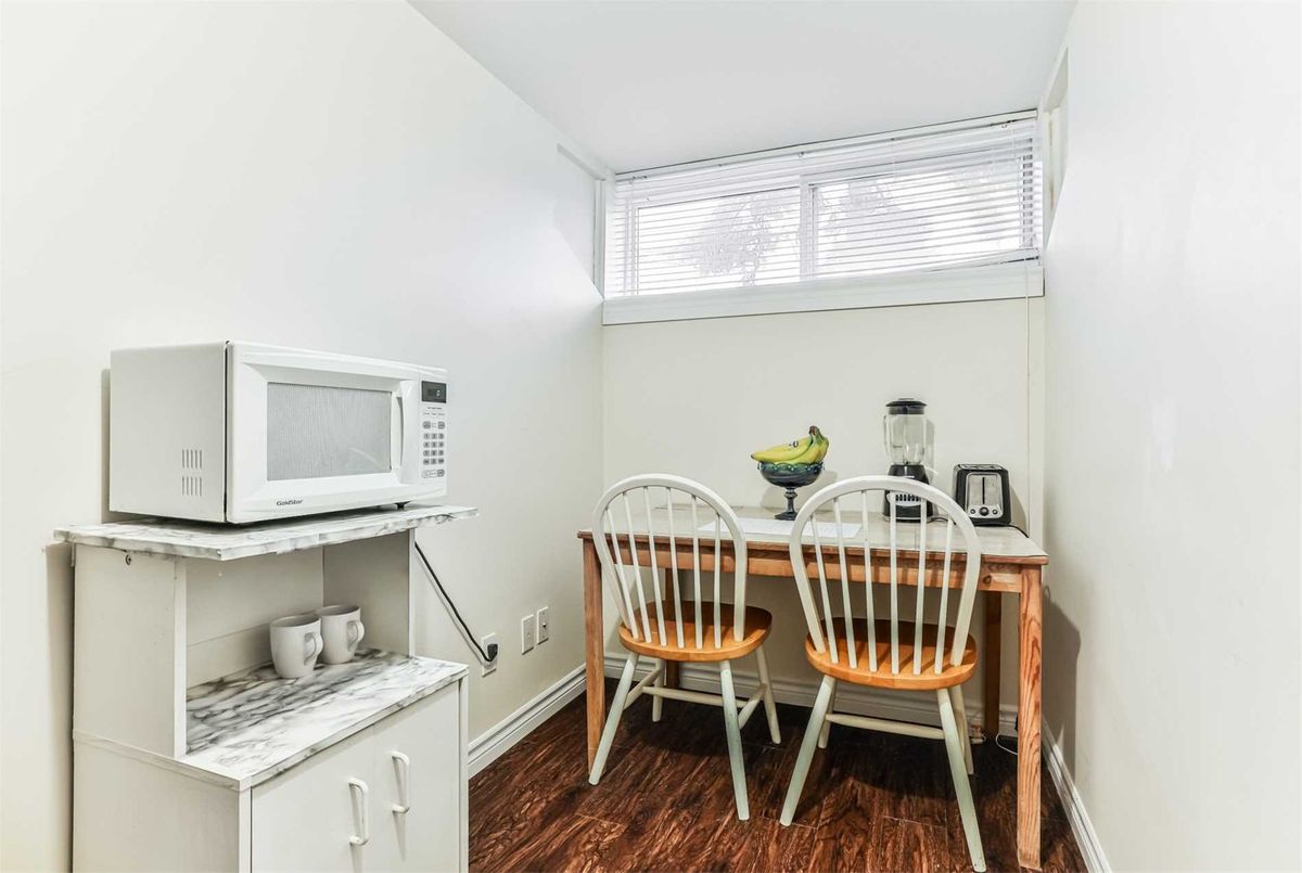 924 Willowdale Ave Toronto 924 Willowdale Ave Toronto