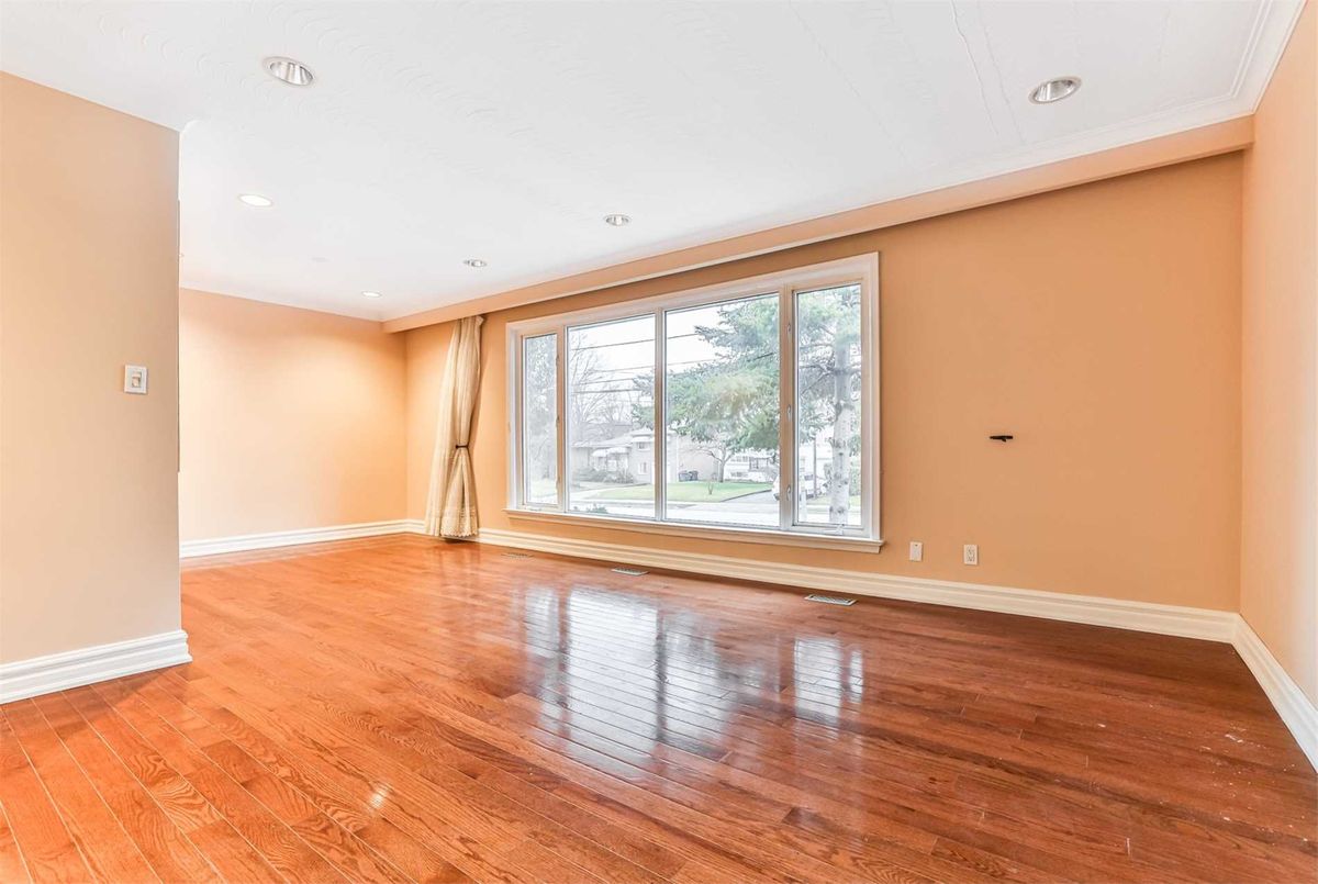 924 Willowdale Ave Toronto 924 Willowdale Ave Toronto
