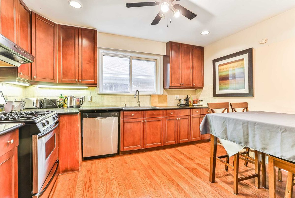 924 Willowdale Ave Toronto 924 Willowdale Ave Toronto