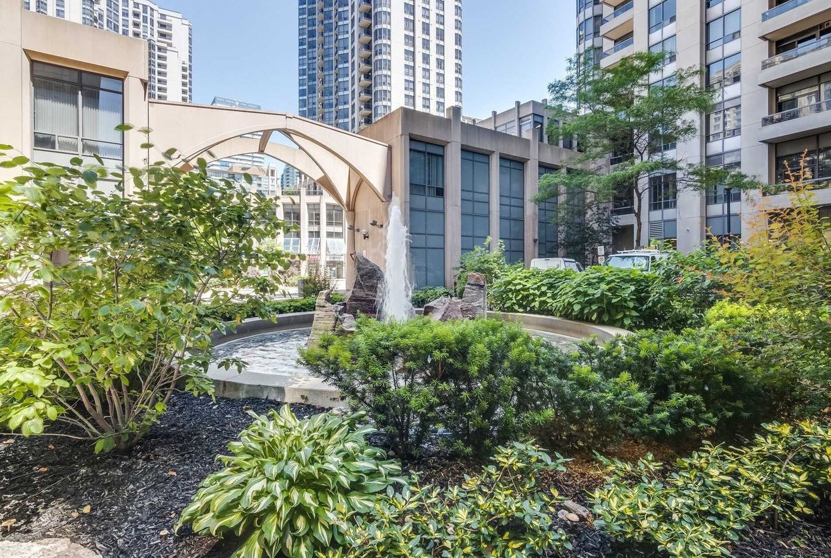 5 Northtown Way Toronto 5 Northtown Way Toronto