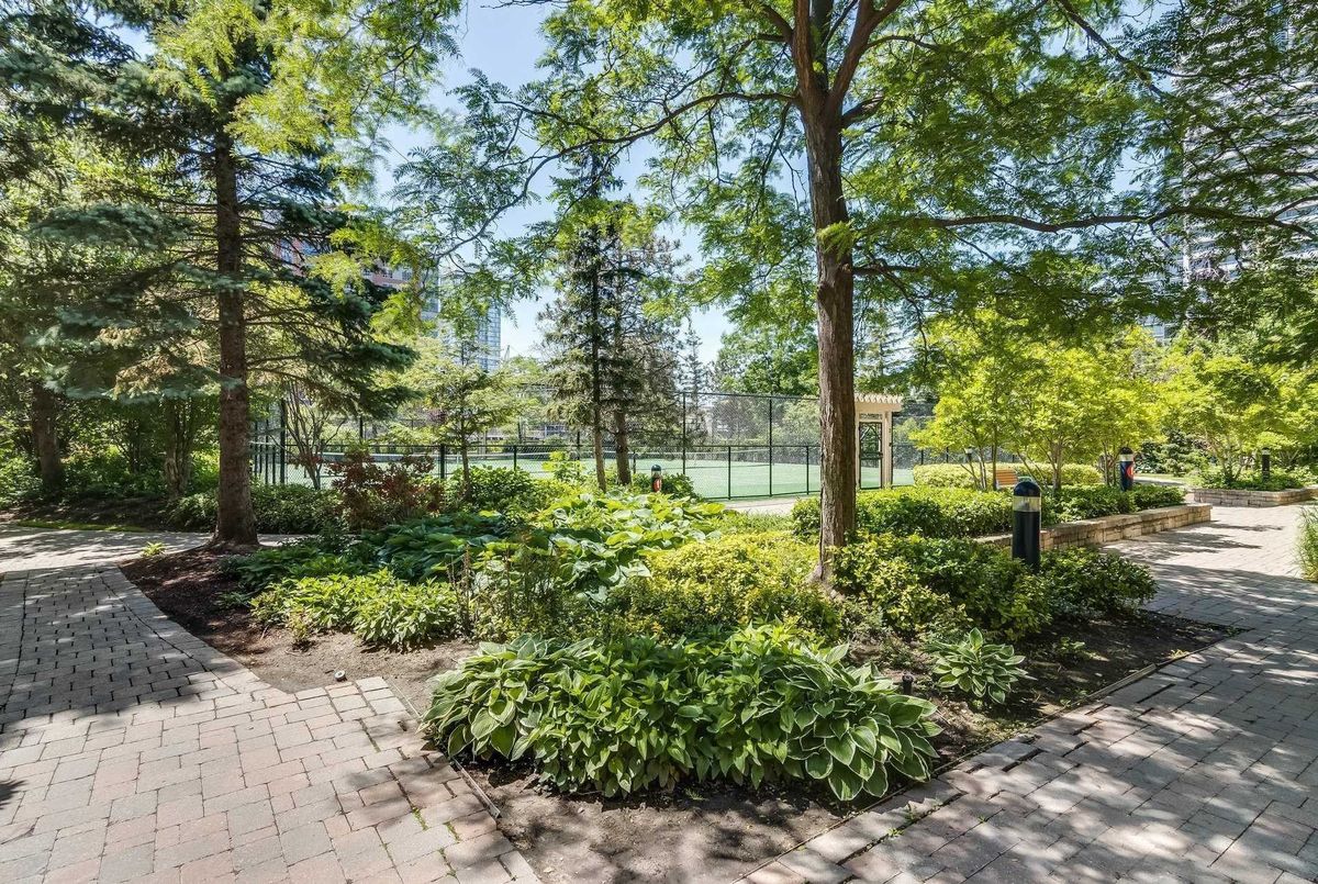 5 Northtown Way Toronto 5 Northtown Way Toronto