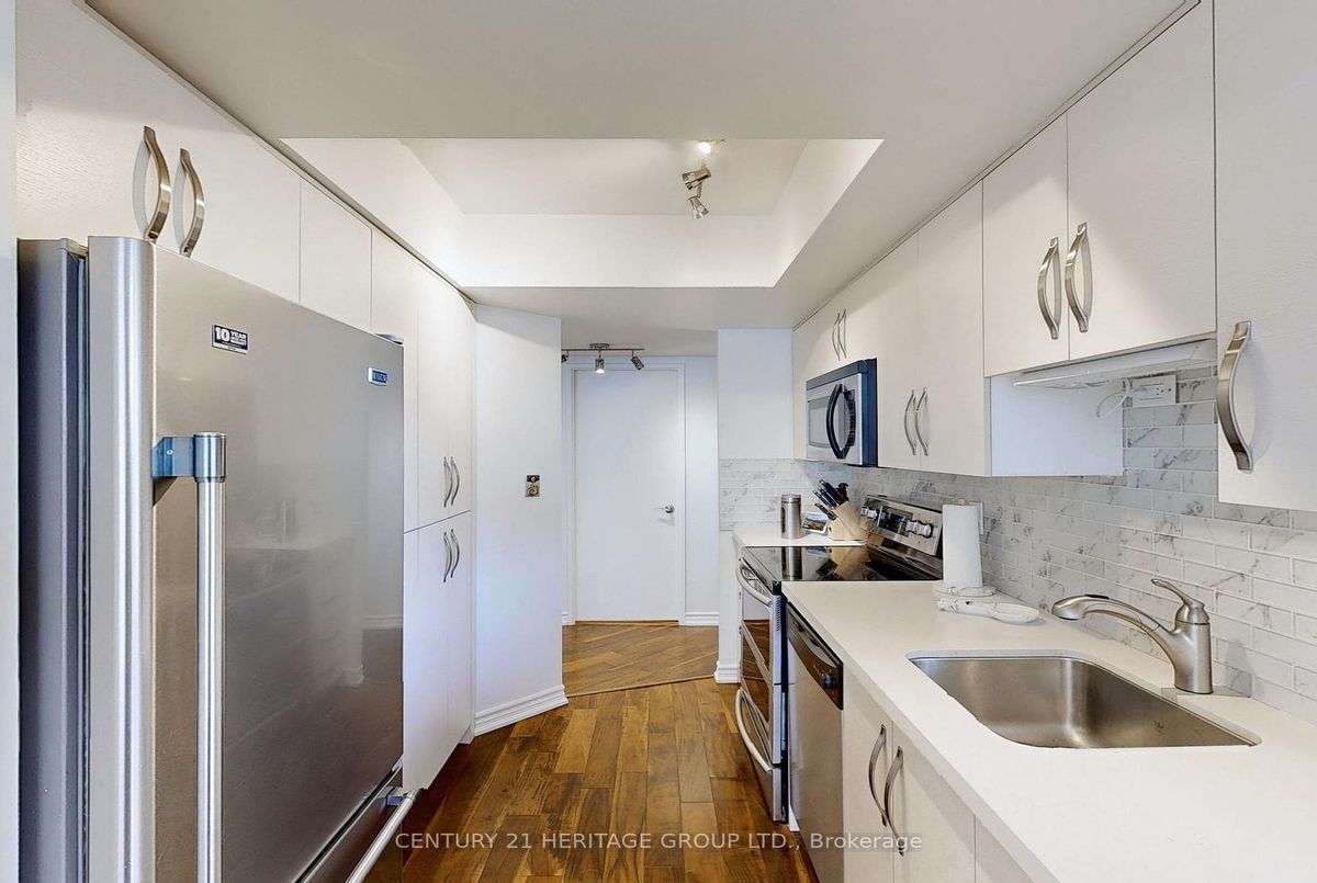 30 Holly St Toronto 30 Holly St Toronto