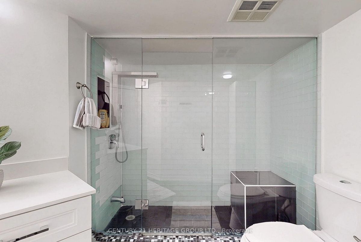 30 Holly St Toronto 30 Holly St Toronto