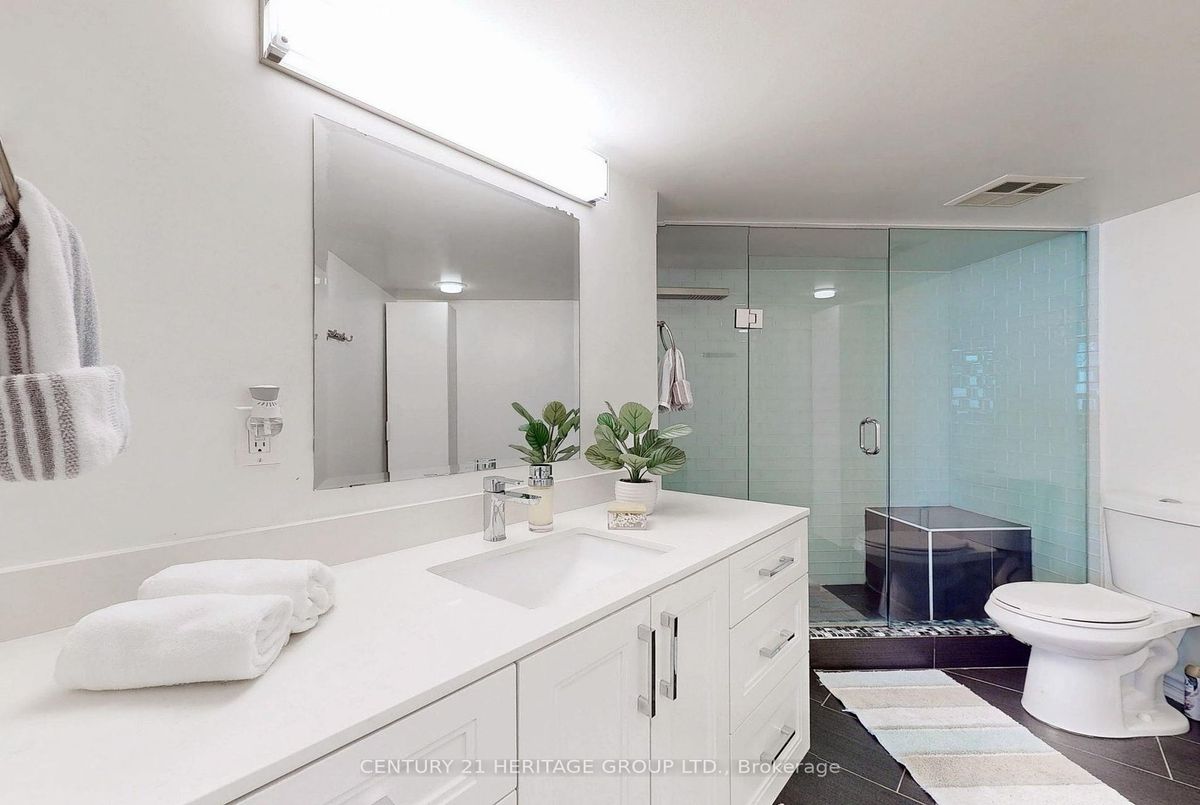 30 Holly St Toronto 30 Holly St Toronto