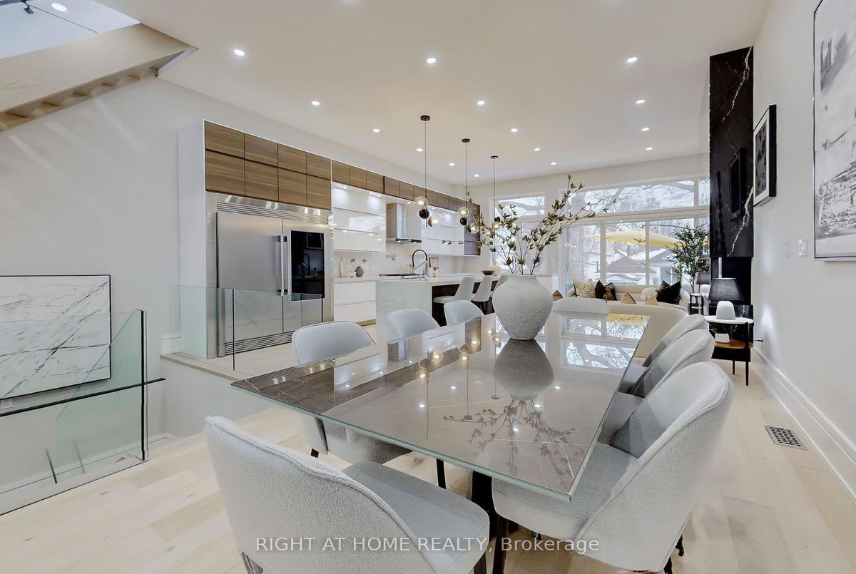 img-gallery