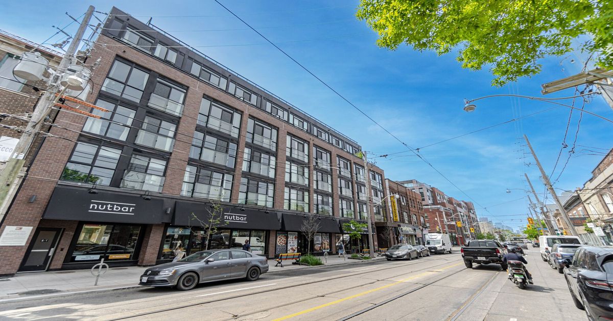 899 Queen Street E Toronto