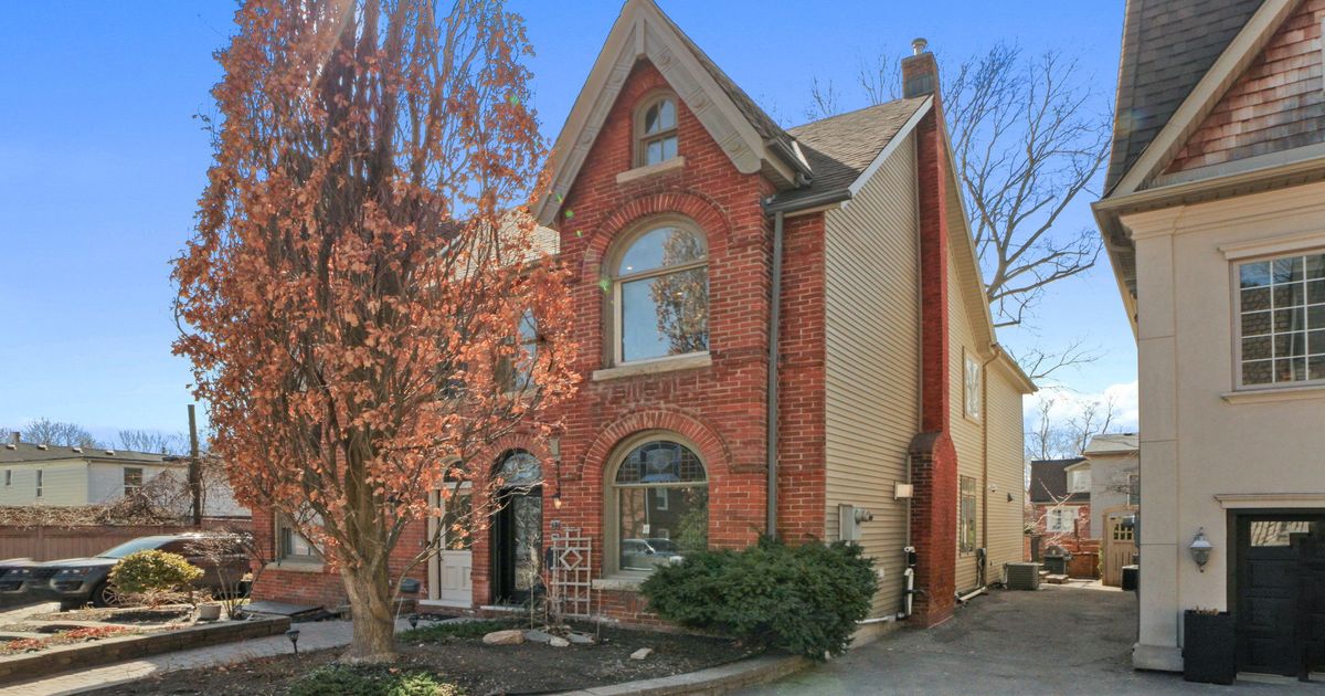 130 Edgewood Avenue Toronto