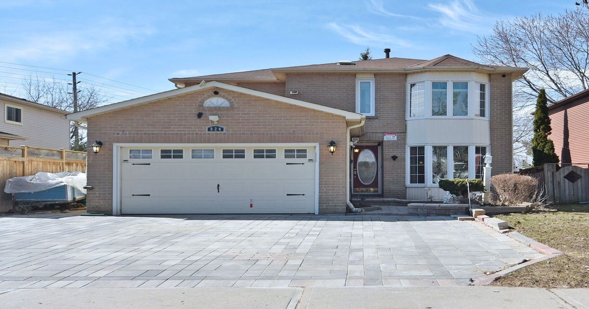 824 Crowells Street Oshawa