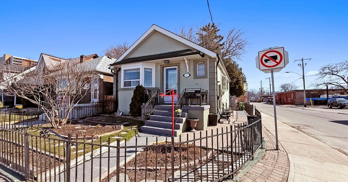 527 Victoria Park Avenue Toronto