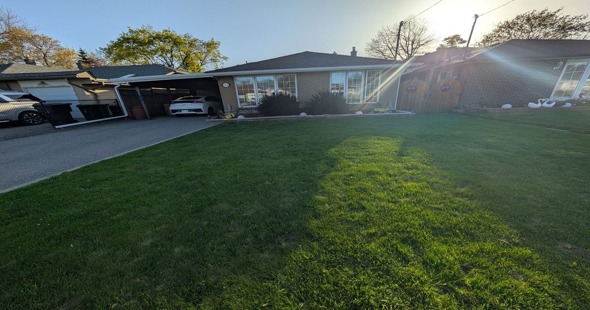 516 SCARBOROUGH GOLFCLUB Road Toronto