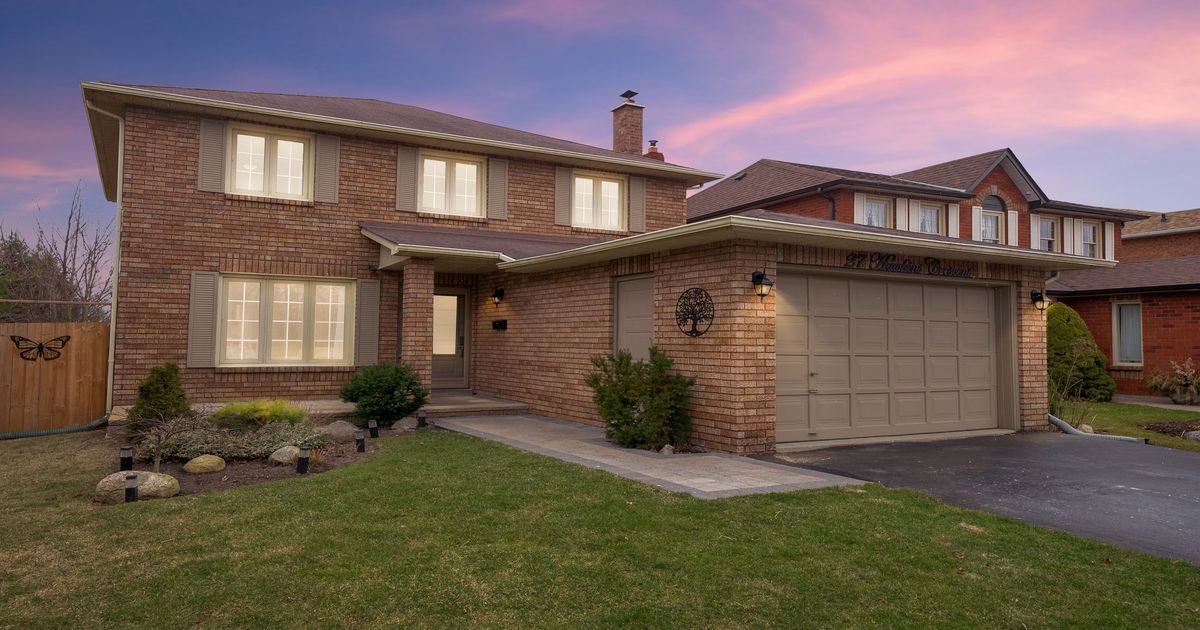 27 Hawkins Crescent Ajax
