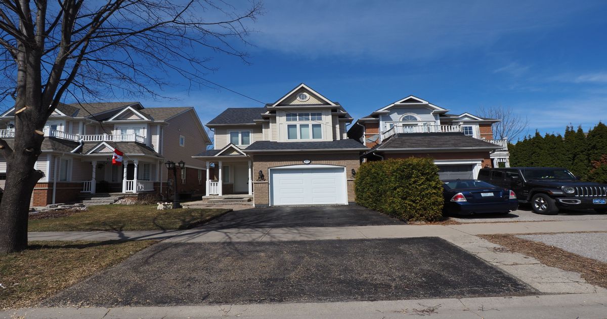 155 Bourbon Place Whitby