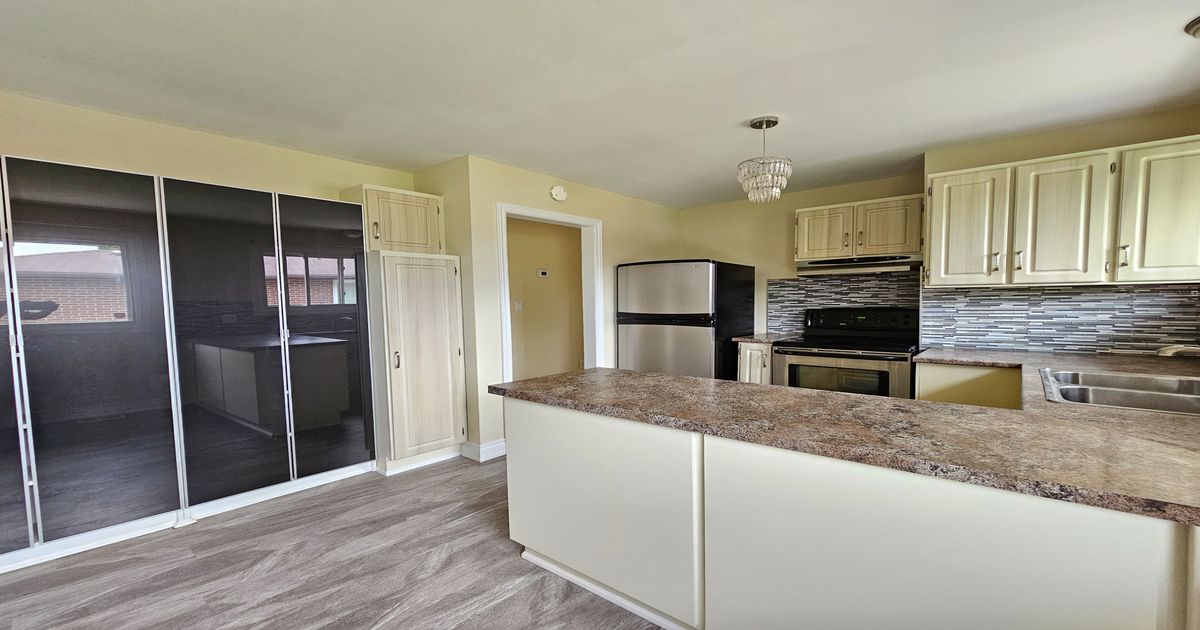 499 Tennyson Court Oshawa