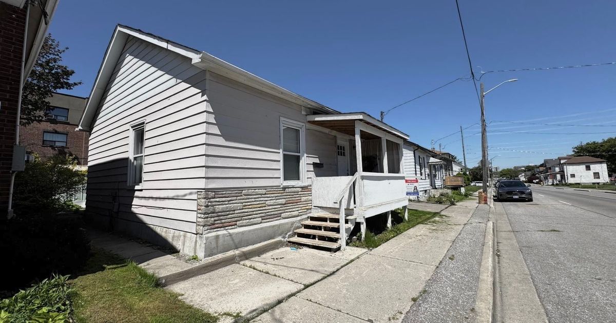 292 Celina Street Oshawa