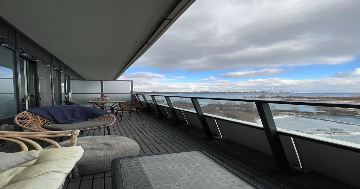 20 Shore Breeze Drive Toronto