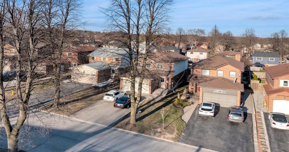 1125 Cedarcroft Crescent Pickering
