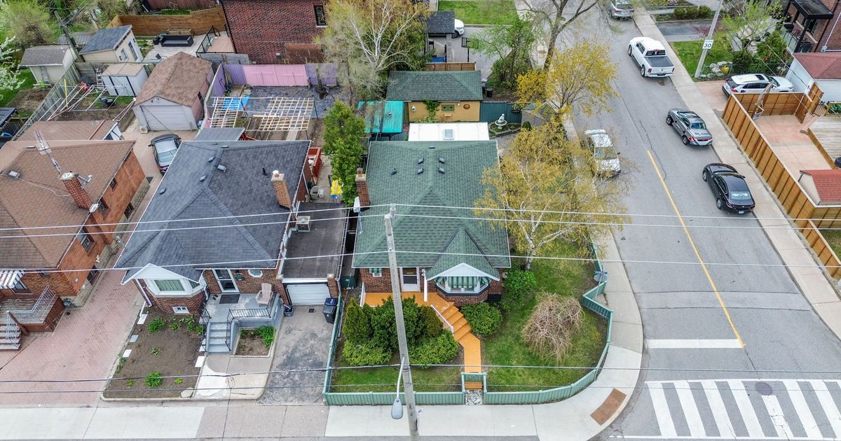 319 Cosburn Avenue Toronto