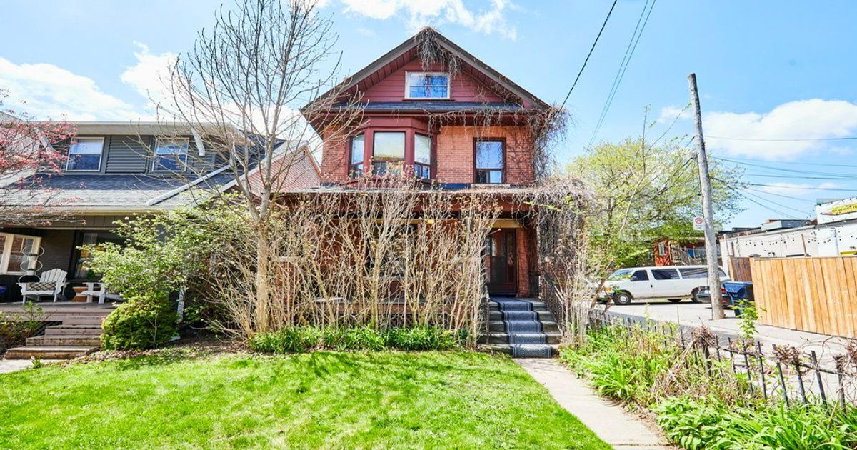 116 Hiawatha Road Toronto