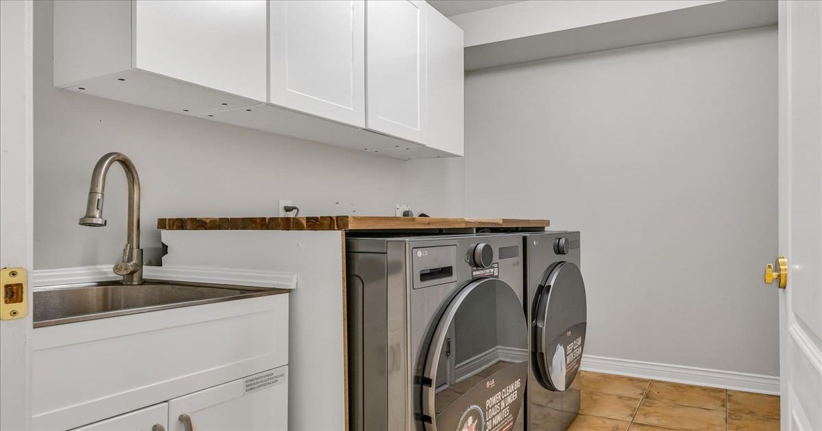 8 Dooley Crescent Ajax