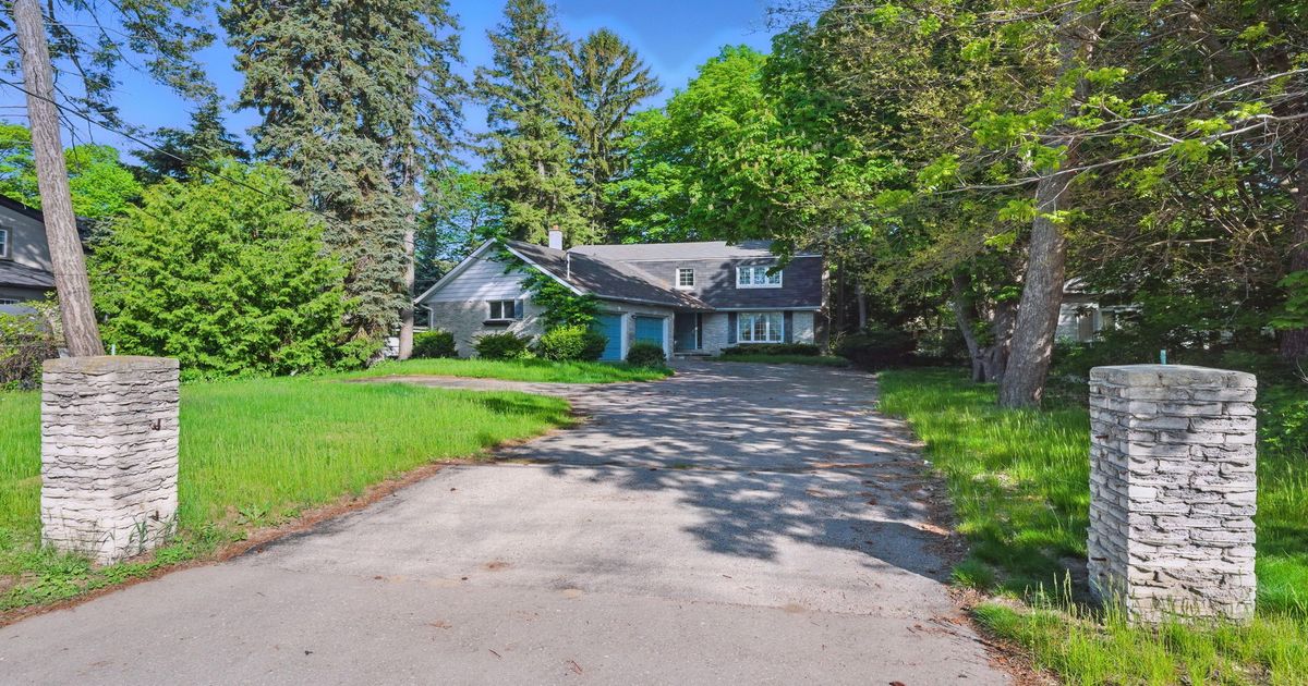 6158 Kingston Road Toronto