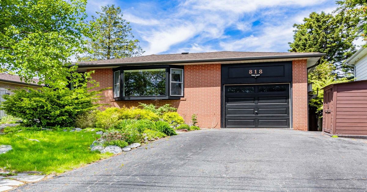 818 Sanok Drive Pickering