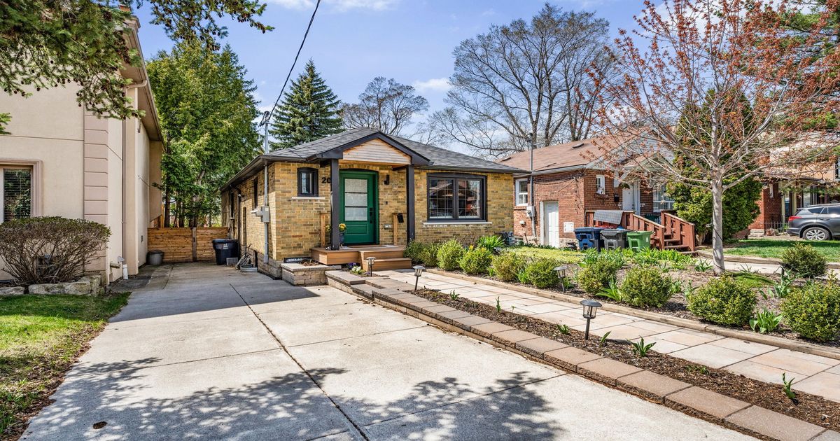 202 Linsmore Crescent Toronto