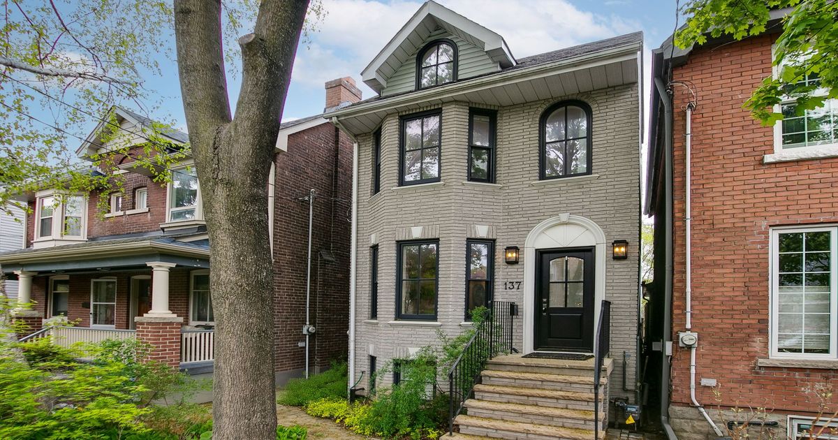 137 Hogarth Avenue Toronto
