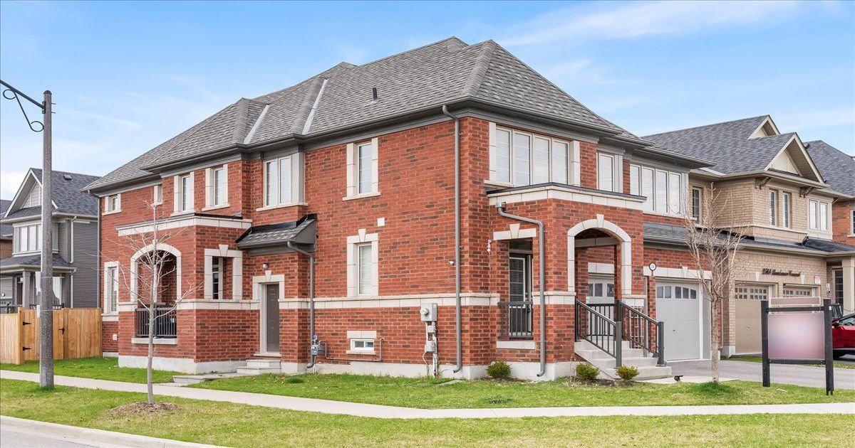 2560 Bandsman Crescent Oshawa