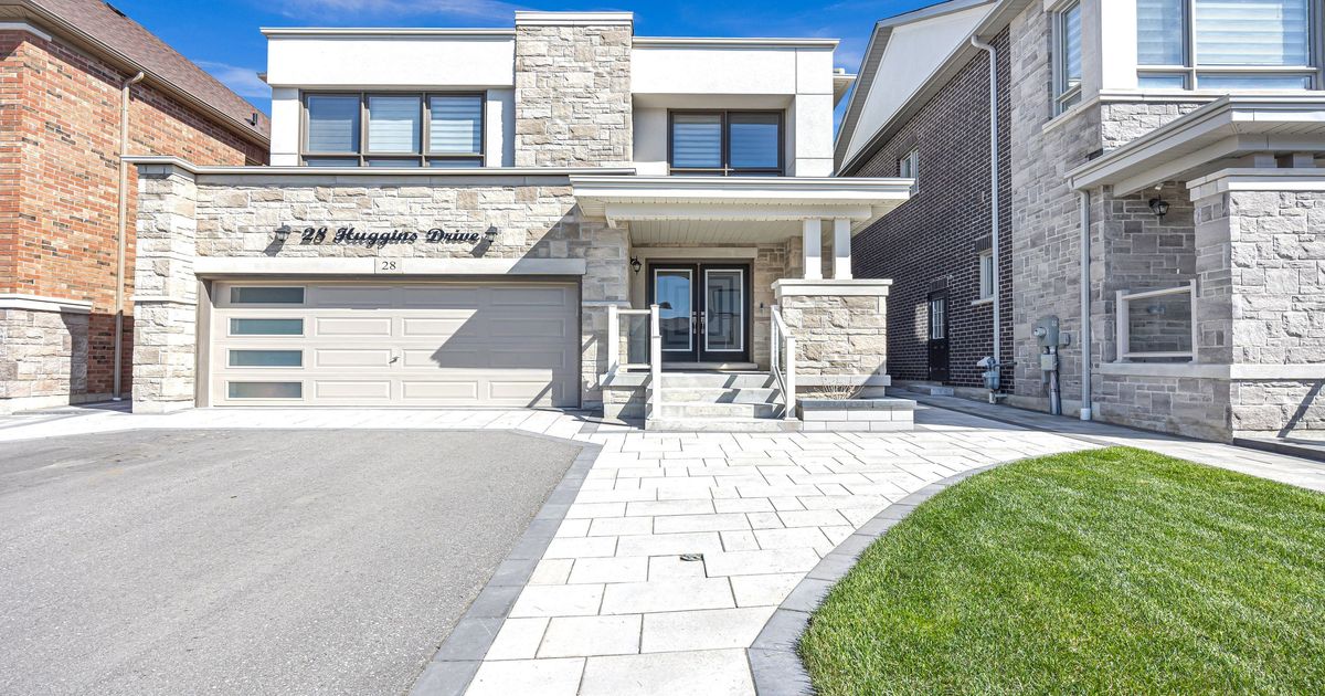 28 Huggins Drive Whitby