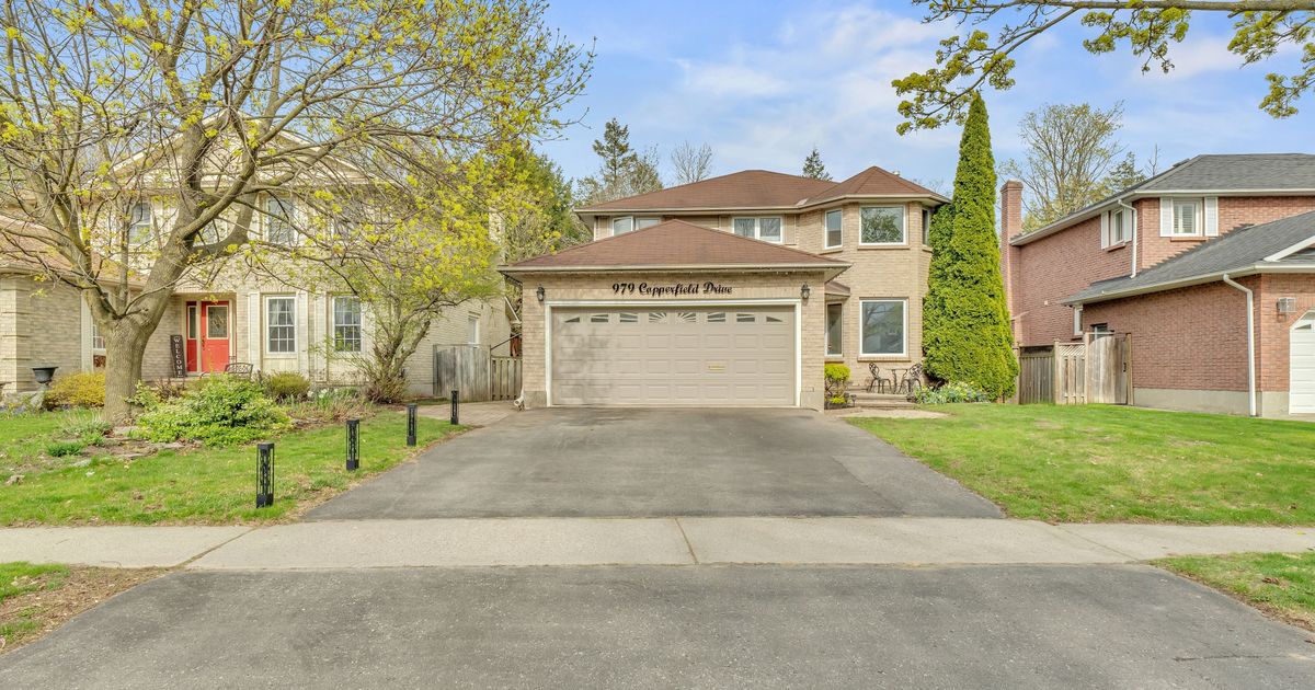 979 Copperfield Drive Oshawa
