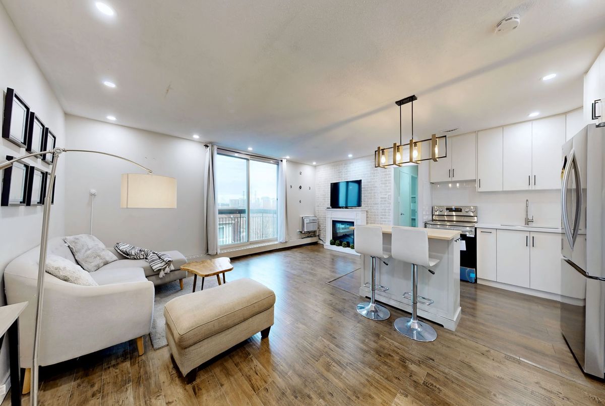 895 Kennedy Road Toronto 895 Kennedy Road Toronto