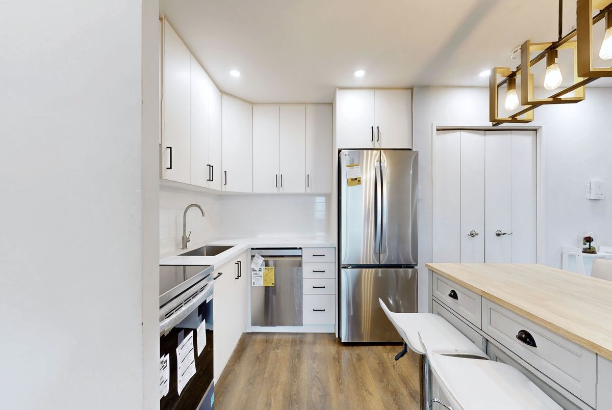 895 Kennedy Road Toronto 895 Kennedy Road Toronto