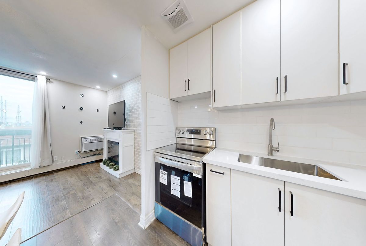 895 Kennedy Road Toronto 895 Kennedy Road Toronto