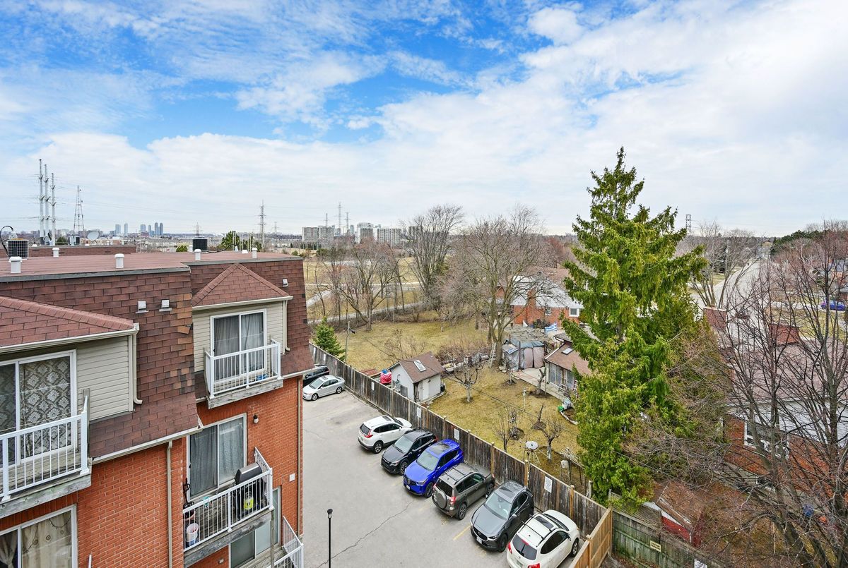 895 Kennedy Road Toronto 895 Kennedy Road Toronto