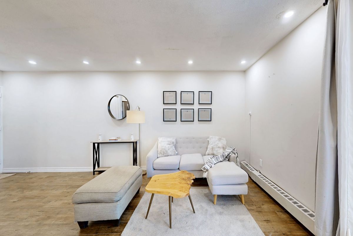 895 Kennedy Road Toronto 895 Kennedy Road Toronto