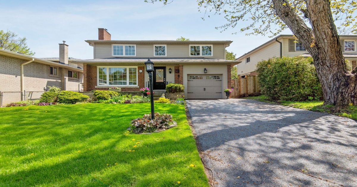 19 Cathedral Bluffs Drive Toronto