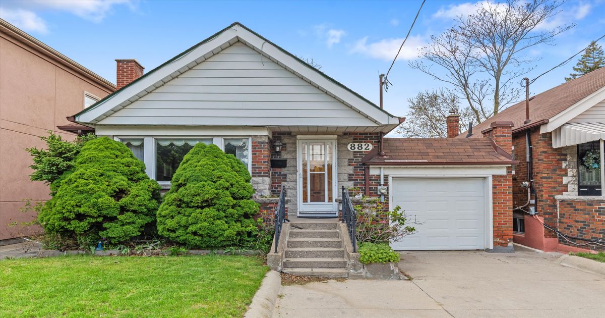 882 Coxwell Avenue Toronto