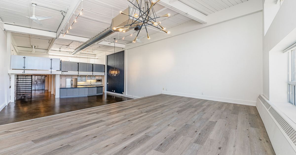 1173 Dundas Street E Toronto