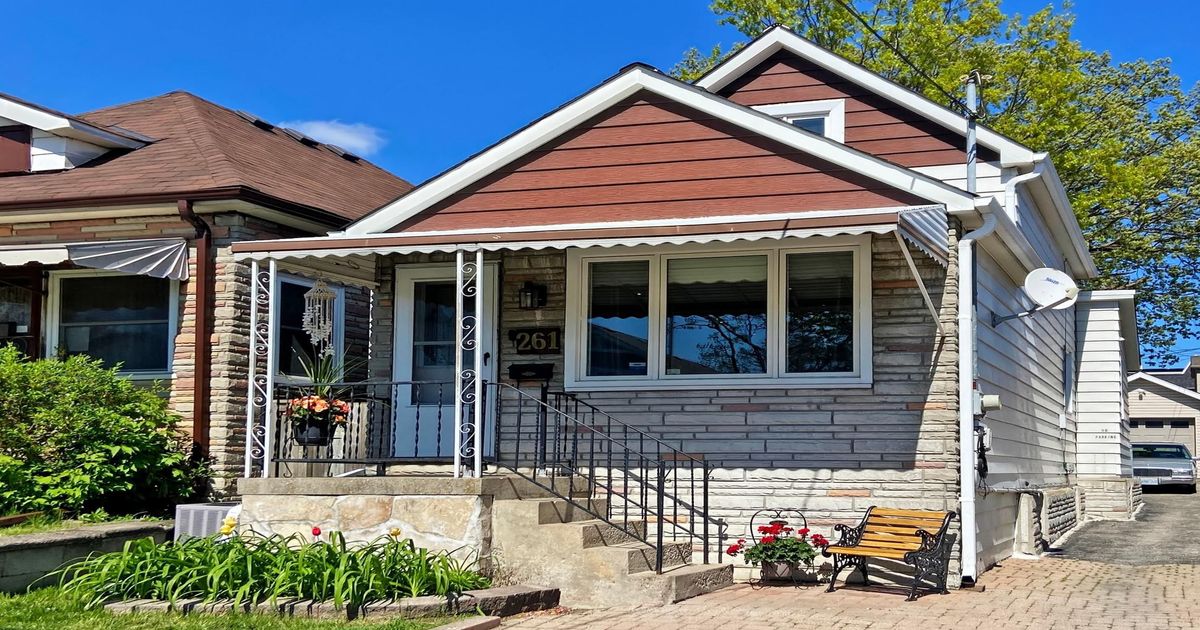 261 Glebemount Avenue Toronto