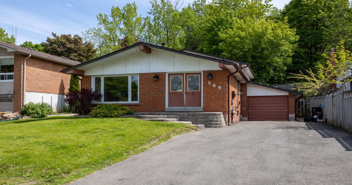 569 Grandview Street S Oshawa